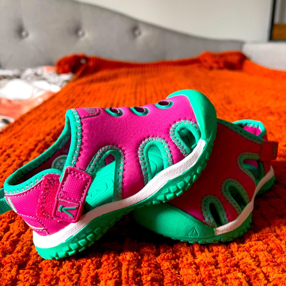 NEW Keen Toddler Sandals-Size 5